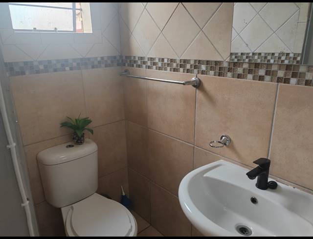 2 BEDROOM TOWNHOUSE TO LET IN DALPARK EXT 11